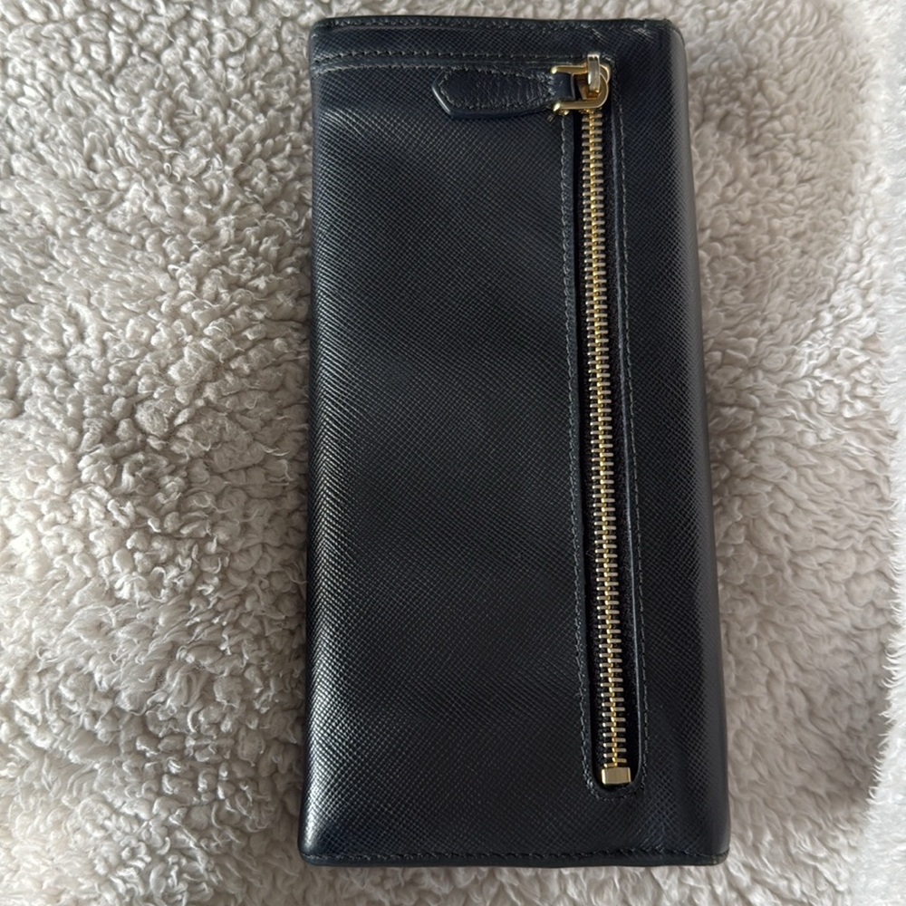 Prada Black Leather Wallet with Bow Detail - Picture 7 of 12